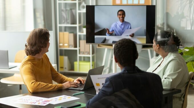 Barre De Visioconférence Poly : La Solution Idéale Pour Vos Réunions Professionnelles.